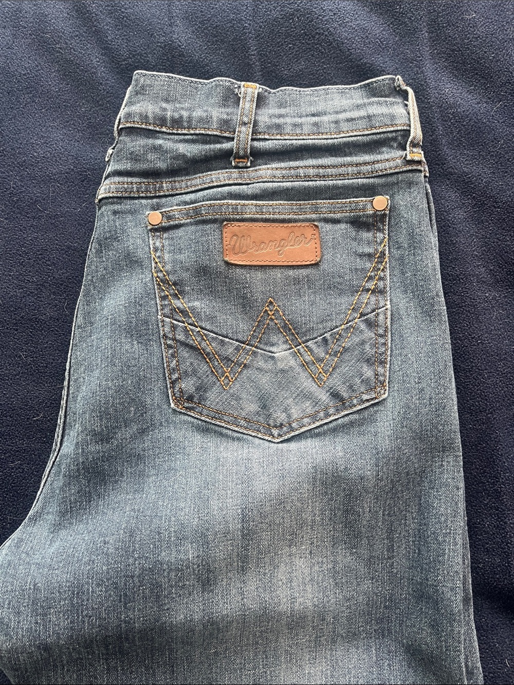 Wrangler Retro Slim Bootcut Jeans in Medium Light Blue - Slim Fit. 34x36 - Picture 4 of 6